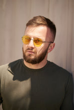 Load image into Gallery viewer, Echo - Black / Yellow