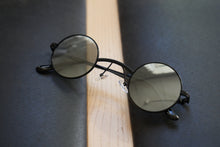 Load image into Gallery viewer, Eric - Black / Silver Mirror