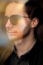 Load image into Gallery viewer, Flip - Black / Smoke