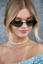 Load image into Gallery viewer, Hipster - Black / Light Smoke