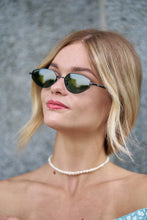 Load image into Gallery viewer, Hipster - Black / Light Smoke