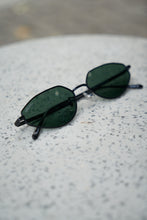 Load image into Gallery viewer, Hipster - Black / Light Smoke