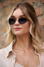 Load image into Gallery viewer, Hipster - Black / Smoke