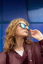 Load image into Gallery viewer, Leo - Black / Blue Mirror