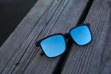 Load image into Gallery viewer, Leo - Black / Blue Mirror