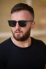 Load image into Gallery viewer, Leo - Black / Light Smoke