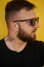 Load image into Gallery viewer, Leo - Black / Light Smoke