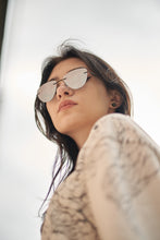 Load image into Gallery viewer, Lura - Black / Silver Mirror