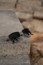 Load image into Gallery viewer, Lura - Black / Smoke