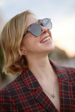 Load image into Gallery viewer, Mono - Black / Smoke