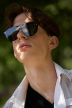 Load image into Gallery viewer, Mono - Black / Smoke