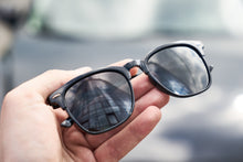 Load image into Gallery viewer, Parka - Shiny Black / Smoke