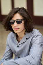 Load image into Gallery viewer, Retro - Black / Smoke