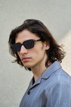 Load image into Gallery viewer, Retro - Black / Smoke