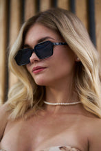 Load image into Gallery viewer, Retro - Black Blue Tortoise / Blue