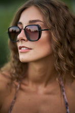 Load image into Gallery viewer, Spark - Black / Pink