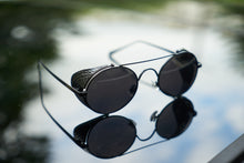 Load image into Gallery viewer, Canal - Black / Smoke