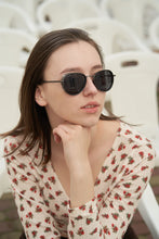 Load image into Gallery viewer, Sunray - Black / Smoke