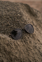 Load image into Gallery viewer, Sunray - Black / Smoke