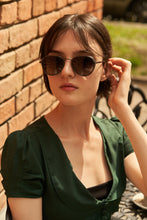 Load image into Gallery viewer, Sunray - Black / Fade Brown