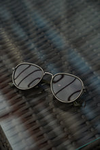 Load image into Gallery viewer, Sunray - Black / Fade Brown