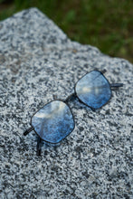 Load image into Gallery viewer, Terra - Black / Blue