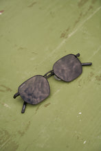 Load image into Gallery viewer, Terra - Black / Smoke