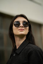 Load image into Gallery viewer, Texa - Black / Smoke