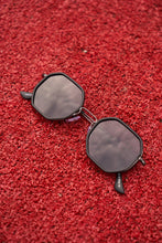 Load image into Gallery viewer, Texa - Black / Smoke