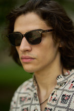 Load image into Gallery viewer, Teye - tortoise / Light Smoke