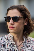 Load image into Gallery viewer, Teye - tortoise / Light Smoke