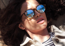 Load image into Gallery viewer, Tribly - Brown Tortoise / Blue Light