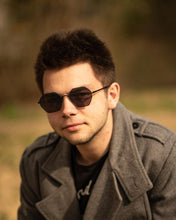 Load image into Gallery viewer, Hexa - Black / Smoke