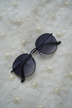 Load image into Gallery viewer, Yoyo (M) - Black / Gradient Smoke
