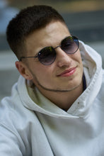 Load image into Gallery viewer, Yoyo (M) - Black / Gradient Smoke
