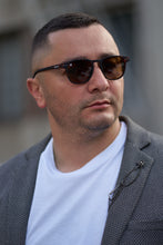 Load image into Gallery viewer, Cade - Tortoise / Brown
