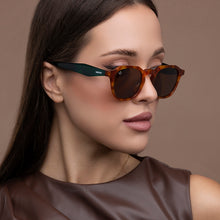 Load image into Gallery viewer, Pedro - Green Tortoise / Brown
