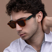 Load image into Gallery viewer, Pedro - Green Tortoise / Brown
