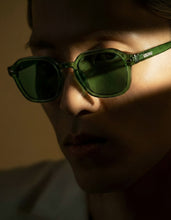Load image into Gallery viewer, Glare - Green / Light Smoke
