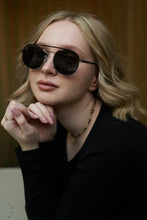 Load image into Gallery viewer, Corbin - Black / Smoke
