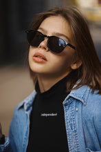 Load image into Gallery viewer, Ace - Black / Smoke
