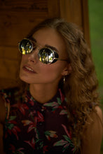 Load image into Gallery viewer, Canal - Silver / Silver Mirror
