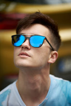 Load image into Gallery viewer, Colossal - Black / Blue
