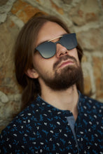 Load image into Gallery viewer, Colossal - Black / Smoke
