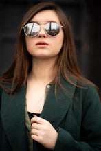 Load image into Gallery viewer, Domo - Silver / Silver Mirror
