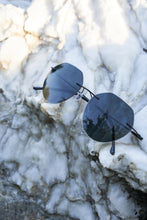 Load image into Gallery viewer, Echo - Black / Smoke
