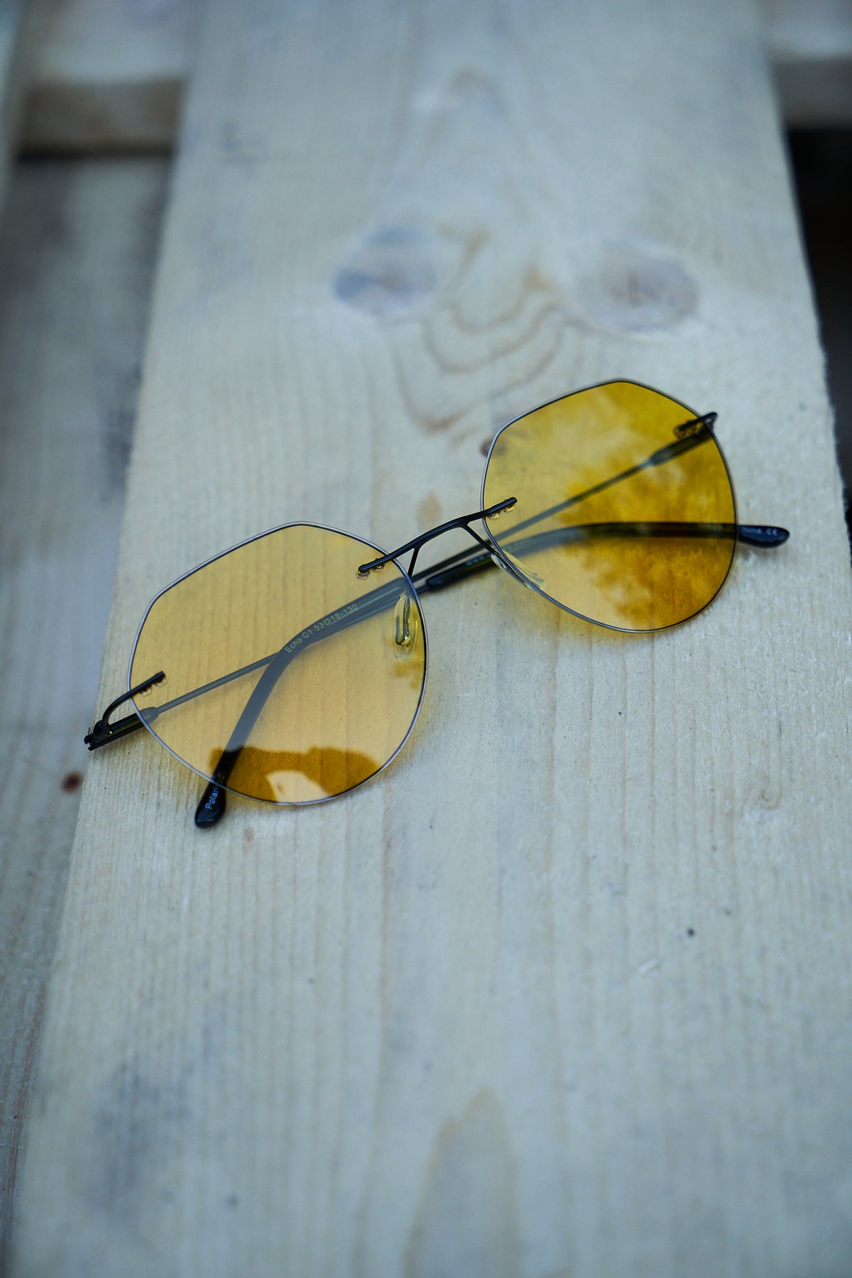 Echo - Black / Yellow