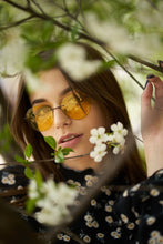 Load image into Gallery viewer, Echo - Black / Yellow
