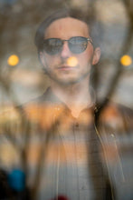 Load image into Gallery viewer, Flip - Black / Smoke
