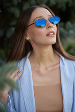 Load image into Gallery viewer, Hipster - Black / Blue
